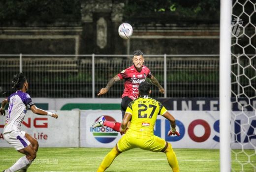 Ogah Bali United Menang, Pelatih Persita: Wasit Biang Keroknya - GenPI.co BALI
