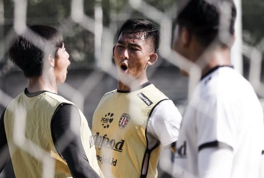 Bikin Bangga, Komang Tri Diangkut Shin Tae Yong ke Piala AFF U-23 - GenPI.co BALI