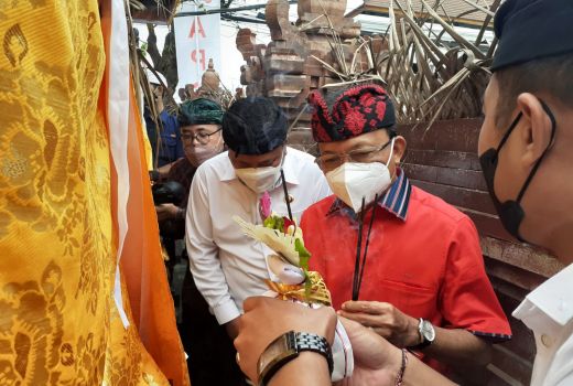 Koster Minta Pedagang Pasar Sukawati Harus Jual Produk Lokal Bali - GenPI.co BALI