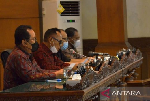 Lokasi Teminal LNG Ditolak Desa Intaran, Respons Ketua DPRD Bali? - GenPI.co BALI