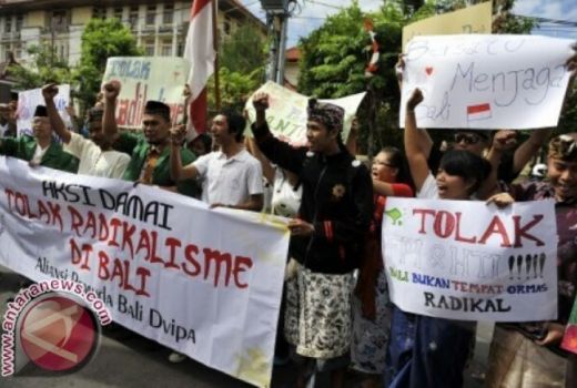 Tega! Pemimpin Ormas Bali Ancam Pengusaha dan Rusak Objek Wisata - GenPI.co BALI