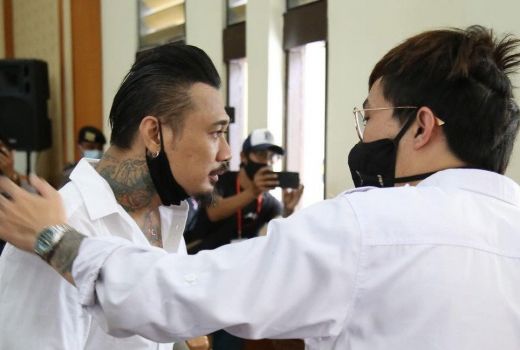 JPU Tuntut 2 Tahun, Ini Pemberat Hukum Musisi Bali Jerinx SID - GenPI.co BALI
