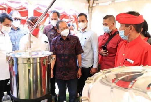 Gubernur Bali Paksa Produksi Arak Gula Karangasem Tutup, Kenapa? - GenPI.co BALI