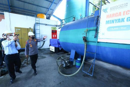 Minyak Goreng Langka, Kapolri Cek Gudang Pelabuhan Benoa Bali - GenPI.co BALI
