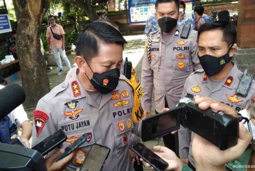 Krisis Minyak Goreng? Kapolda Danu Bikin Ibu-ibu Bali Gembira - GenPI.co BALI