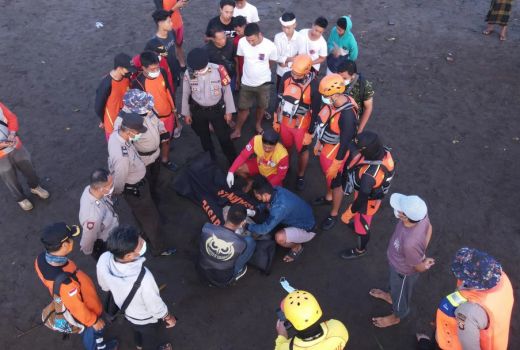 Gianyar Bali Heboh! Basarnas Dapat Mayat Pria di Pantai Gumicik - GenPI.co BALI