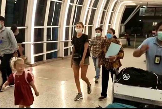 Menyayat Hati, Ini Fakta 2 Bule Rusia Diusir Imigrasi Bali - GenPI.co BALI