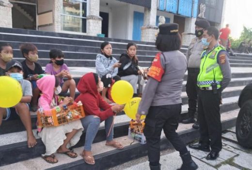 Bocah Dagang Tisu Diciduk Imbas Viral Pelecehan Bule di Kuta Bali - GenPI.co BALI