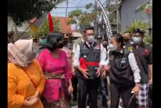 Bangga! Siswi SMA Bali Jadi Ajudan Gubernur Jabar Ridwan Kamil - GenPI.co BALI