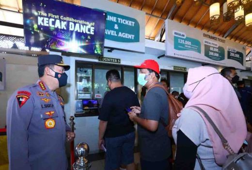 Ratusan Ribu Wisatawan Padati Bali, Kapolri Beri Perintah Ini - GenPI.co BALI