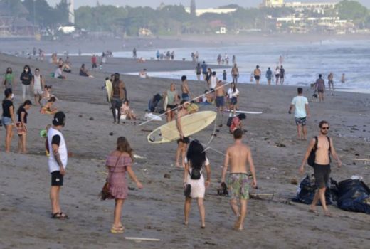 Media Asing: Bali Ramai, Pemandangan Mengejutkan Pantai Canggu - GenPI.co BALI