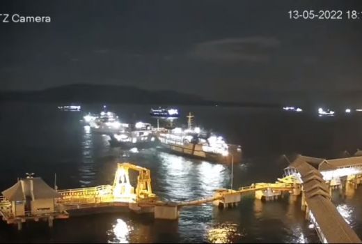 Viral! Video Detik-detik Tabrakan Kapal Feri di Selat Bali - GenPI.co BALI