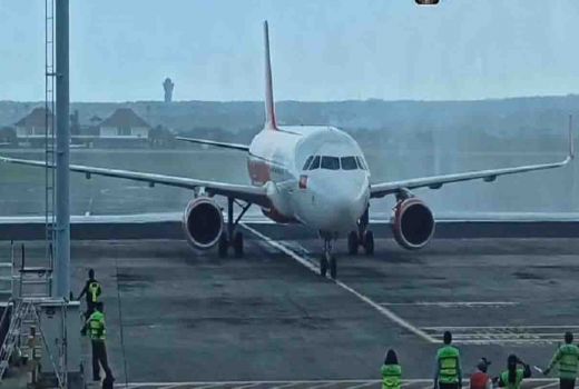 Wisman Ramaikan Bali, Bandara Ngurah Rai Kedatangan Viet Jet - GenPI.co BALI