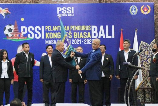 Lantik Pengurus Anyar Asprov PSSI Bali, Wagub Cok Ace Minta Ini - GenPI.co BALI