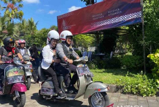 Cak Imin Terkesima Ribuan Pencinta Vespa Sedunia Ramaikan Bali - GenPI.co BALI