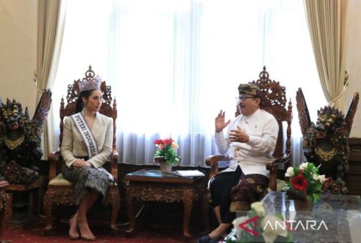 Ke Miss Universe, Putri Indonesia Laksmi Shari Mohon Restu Bali - GenPI.co BALI