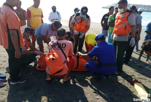 Pria Paruh Baya Tewas di Pantai Padanggalak Bali, Sempat Teriak - GenPI.co BALI