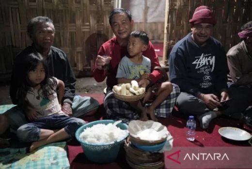 Bantu Warga Miskin, Bupati Karangasem Gede Dana Gelar Bedah Rumah - GenPI.co BALI