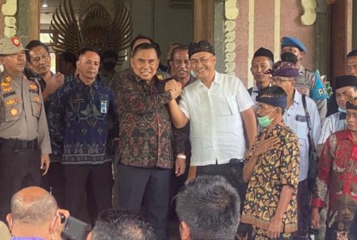 Tuntut Ini, Warga Gilimanuk Salam Komando Bareng Pejabat Jembrana - GenPI.co BALI