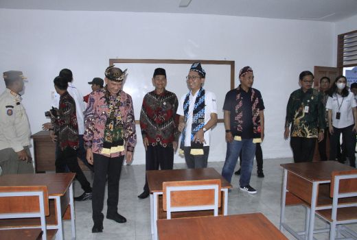 Bangga! BRI Bikin Program Kejutan di SDN 006 Bandarsyah Natuna - GenPI.co BALI