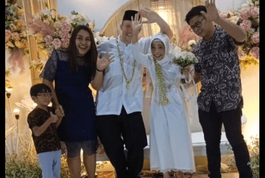 Pernikahan di Bali Viral! Wanita 47 Tahun Dapat Jodoh WNA Ini - GenPI.co BALI