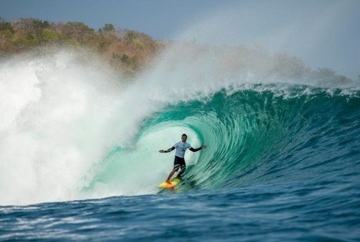 Badung Bali Helat Rip Curl Padang Padang, Ada 16 Peselancar Dunia - GenPI.co BALI