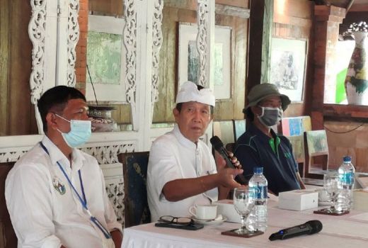 Anggota DPD Made Mangku Pastika Kritik Menusuk Mahasiswa Bali - GenPI.co BALI