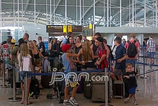 Bandara Ngurah Rai Bikin Gembira, Jutaan Penumpang Hilir Mudik - GenPI.co BALI