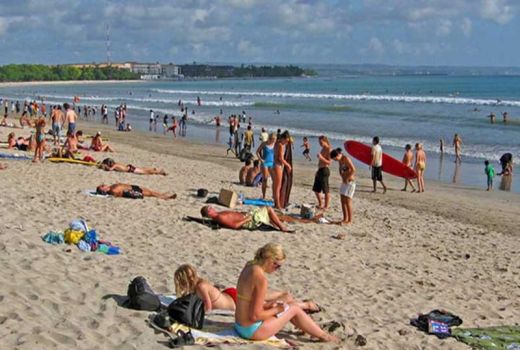 Wagub Cok Ace: Warga Lokal Kuasai Pariwisata Bali Cuma Sebegini - GenPI.co BALI