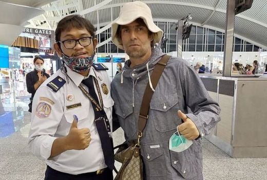 Viral! Kisah Unik Petugas Bandara dan Liam Gallagher di Bali - GenPI.co BALI