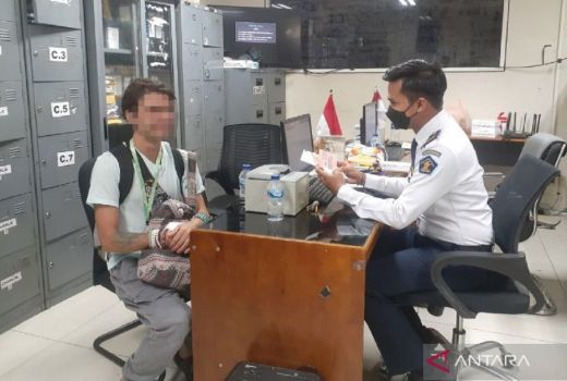 Efek Mabuk Jamur Ajaib, Imigrasi Bali Deportasi Bule Rusia - GenPI.co BALI