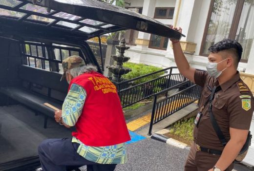 Korupsi KUR Rp 697 Juta, Pria Ini Diserahkan Kejari ke JPU - GenPI.co BALI