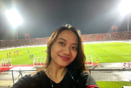Dukung Bali United, Ini Kisah Lady Dewata Cantik Evelyn Kosasih - GenPI.co BALI