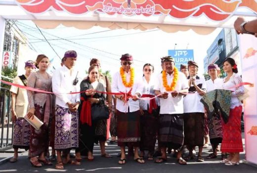 Sempat Vakum Pandemi Covid-19, Sesetan Heritage Omed-Omedan Digelar Lagi - GenPI.co BALI