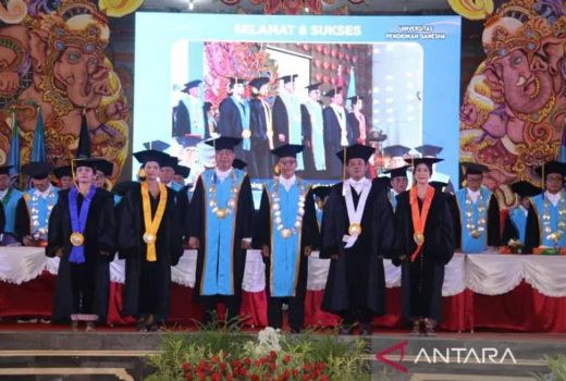 Undiksha Kukuhkan 4 Guru Besar, Rektor Sampaikan Pesan Penting - GenPI.co BALI