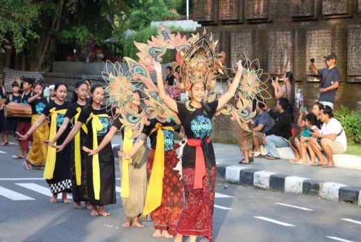 Mantap! Komunitas Seniman Denpasar Naluri Manca Digelontor Uang Pembinaan Rp 250 Juta - GenPI.co BALI