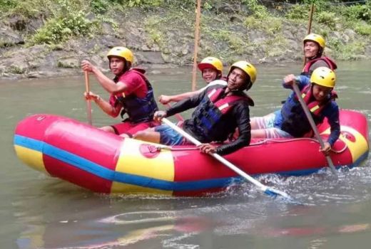 Banyak Sungai Berarus Deras, Pemkab Klungkung Bakal Jadikan Arung Jeram Wisata Baru - GenPI.co BALI