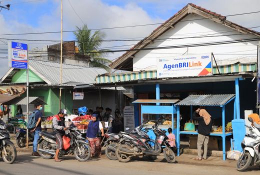 BRI Berikan Kejutan 2 Mobil bagi Super AgenBRILink - GenPI.co BALI