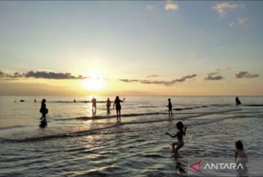 Pantai Lovina Jadi Favorit Turis Saat Libur Iduladha, Ingin Lihat Lumba-Lumba - GenPI.co BALI