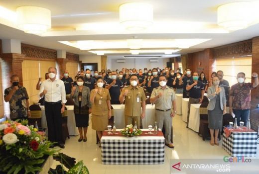 Tingkatkan Profesionalitas, Dispar Denpasar Latih Pemandu Wisata - GenPI.co BALI