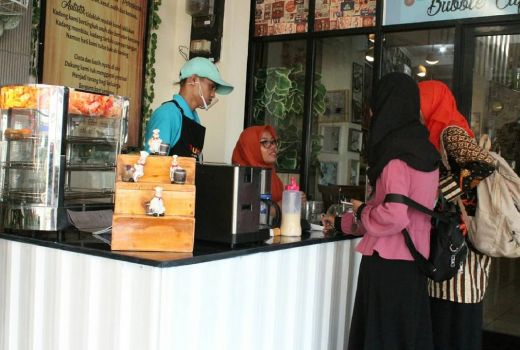 Bubble Cafe & Gallery, Dilayani Orang Berkebutuhan Khusus - GenPI.co BANTEN