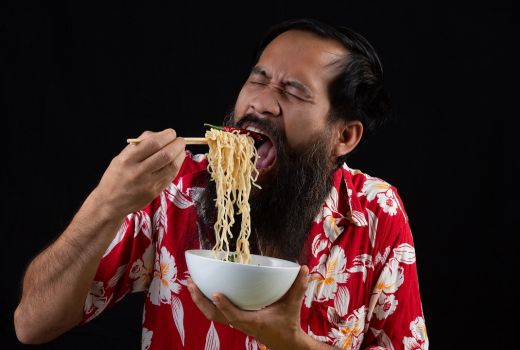 Anda Kebiasaan Makan Cepat? Pahami Akibatnya - GenPI.co BANTEN