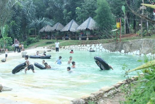 Bersantai di Saung Kirai, Wisata Lengkap Andalan Keluarga - GenPI.co BANTEN