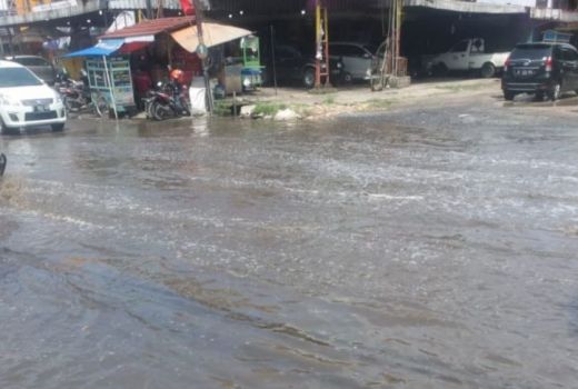 Warga Kelapa Dua Keluhkan Sistem Drainase Jalan - GenPI.co BANTEN