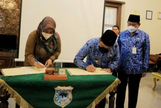 Pemkot Tangerang Beri 6 Aplikasi ke Pemkab Pandeglang, Apa Saja? - GenPI.co BANTEN