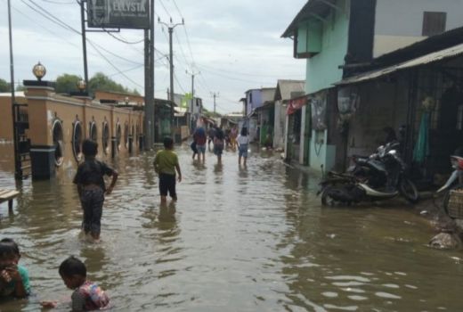 5 Hari Terendam Banjir Rob, BPBD: Situasi Masih Aman Terkendali - GenPI.co BANTEN