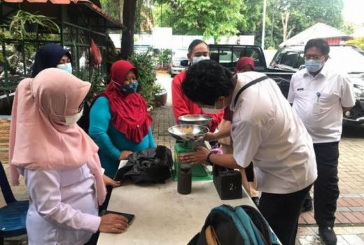 Lindungi Hak Konsumen, Sejumlah Pedagang Jadi Sasaran Uji Tera - GenPI.co BANTEN