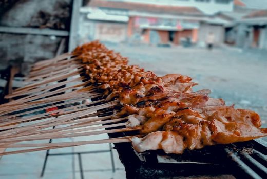 Benarkah Makan Satai Memicu Hipertensi dan Kanker - GenPI.co BANTEN