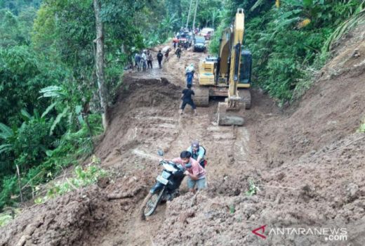 5 Kecamatan di Lebak Diterjang Banjir dan Longsor, Kerugian Puluhan Juta - GenPI.co BANTEN