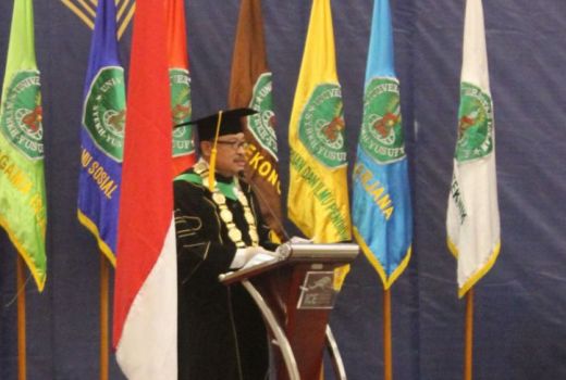 Pekerjaan Manusia Bakal Digantikan Mesin, Ini Kata Rektor UNIS - GenPI.co BANTEN